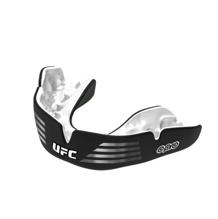 Chránič na zuby Opro UFC Custom Fit čierny